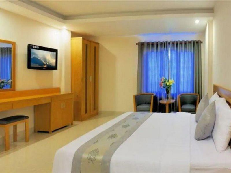 U And Me Hotel Tan Phong Exterior foto